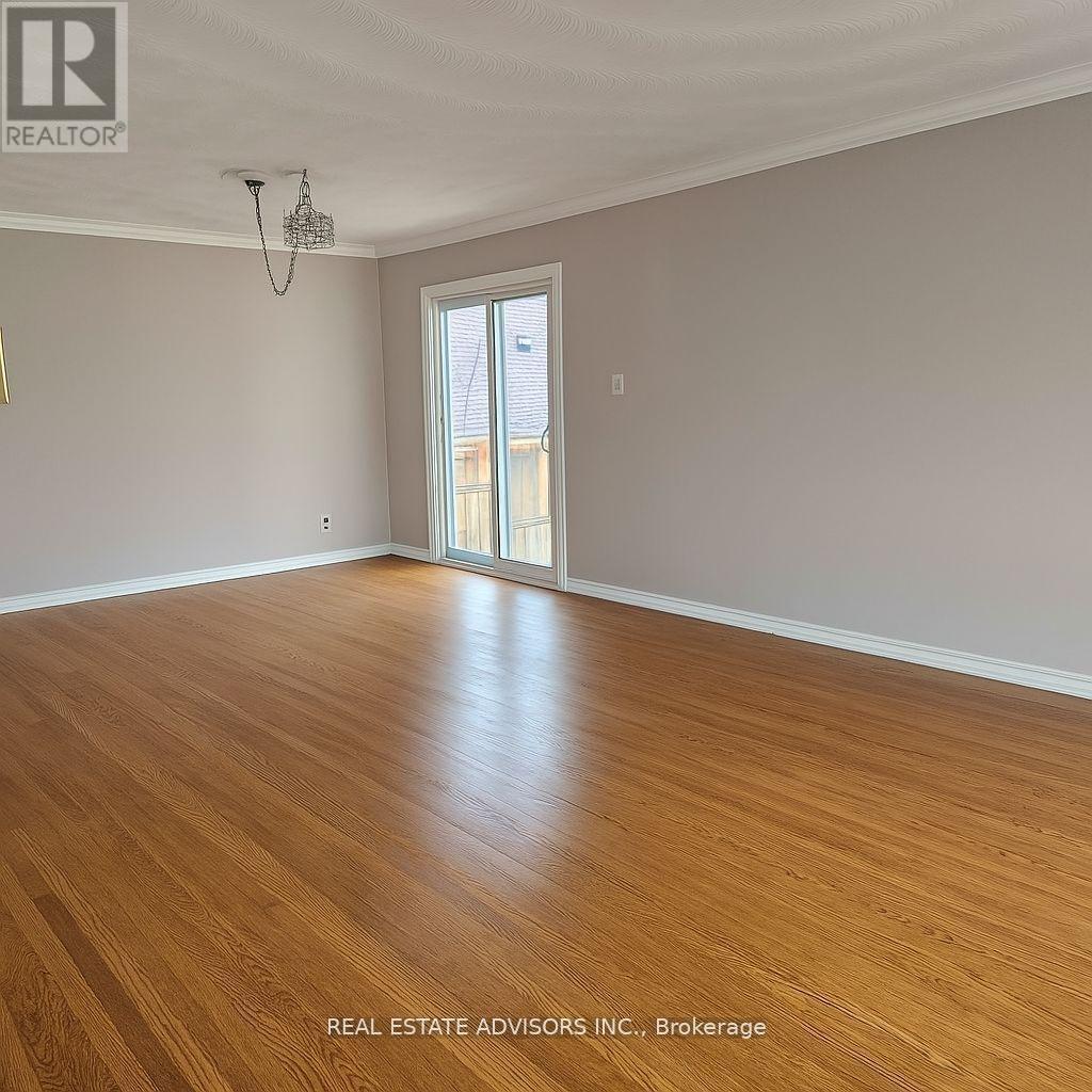87 Euclid Avenue, Toronto, Ontario  M1C 1J8 - Photo 5 - E13710228