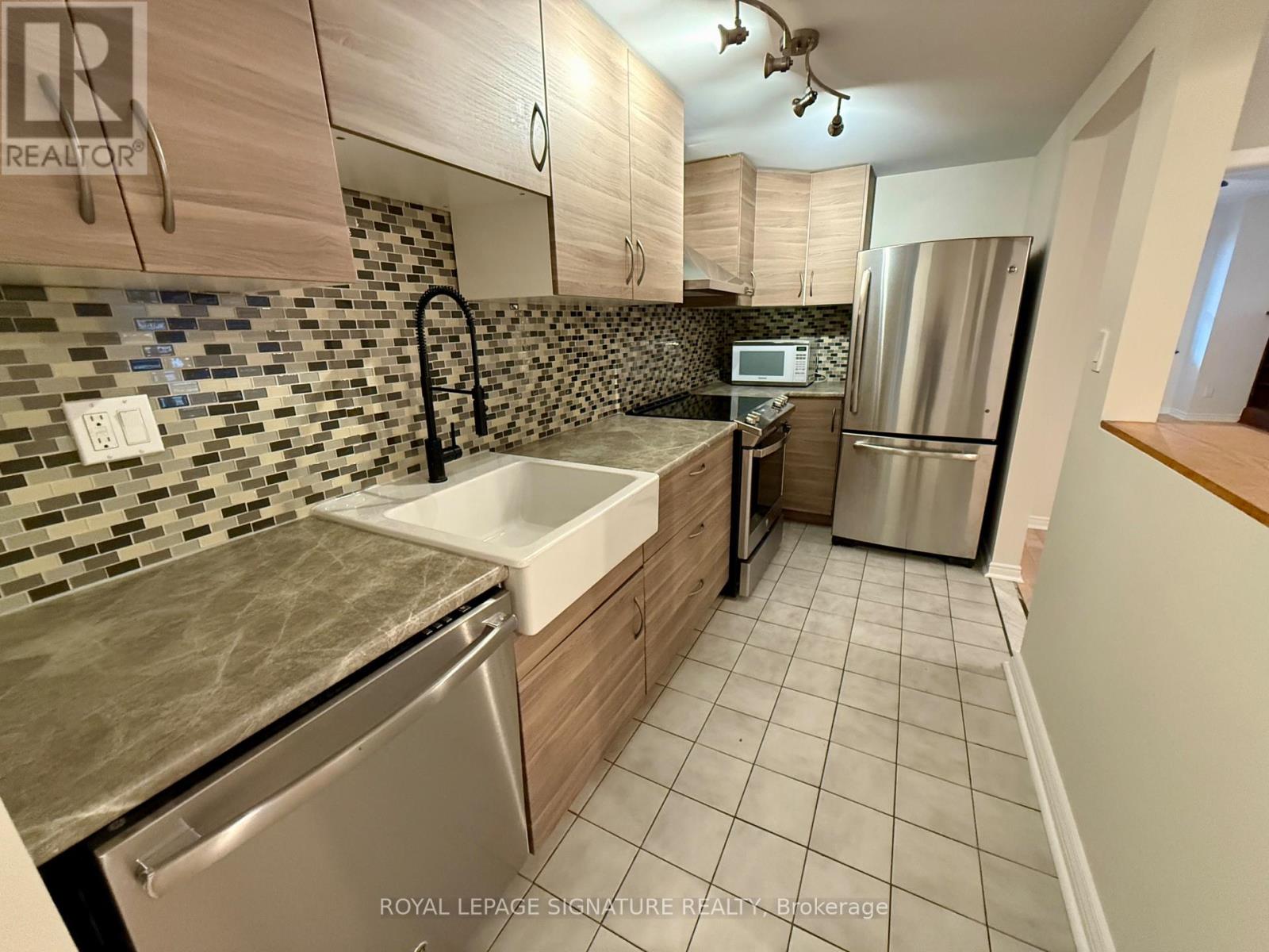 Main Floor - 60 Glen Manor Drive, Toronto, Ontario M4E 2X2 - Photo 9 - E13710260