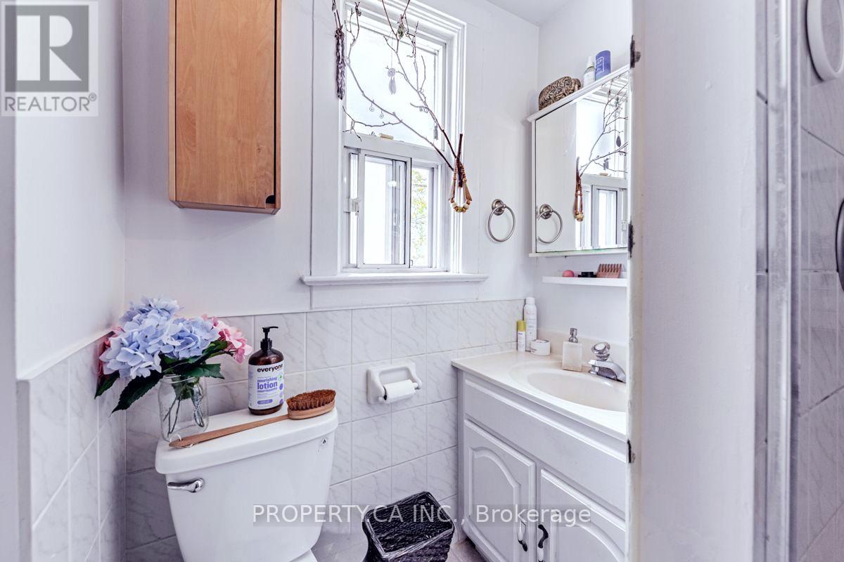 133 Drayton Avenue, Toronto, Ontario  M4C 3L8 - Photo 17 - E13710292