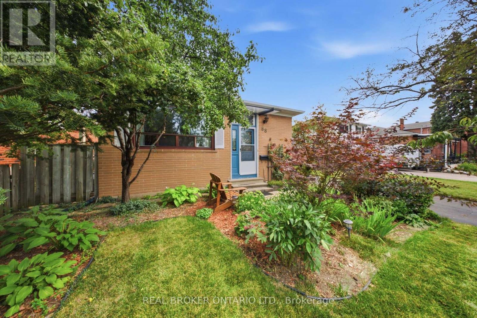 88 Cavehill Crescent, Toronto, Ontario  M1R 4P9 - Photo 3 - E13710300