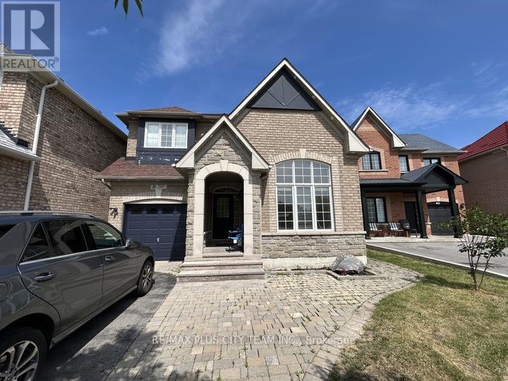 59 Trish Drive, Richmond Hill, Ontario  L4E 5C4 - Photo 1 - N13710202