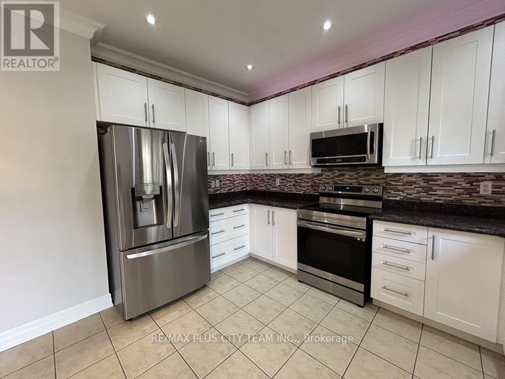 59 Trish Drive, Richmond Hill, Ontario  L4E 5C4 - Photo 10 - N13710202