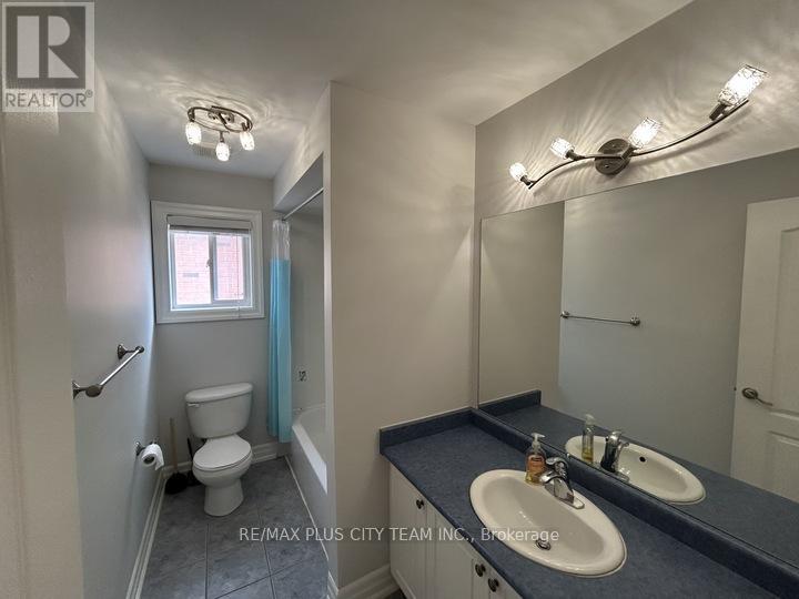 59 Trish Drive, Richmond Hill, Ontario  L4E 5C4 - Photo 25 - N13710202