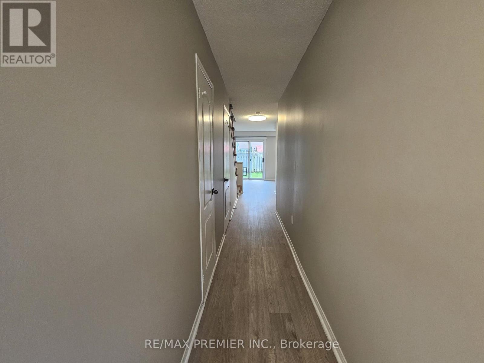 9 Lucena Crescent, Vaughan, Ontario  L6A 2W6 - Photo 3 - N13710216