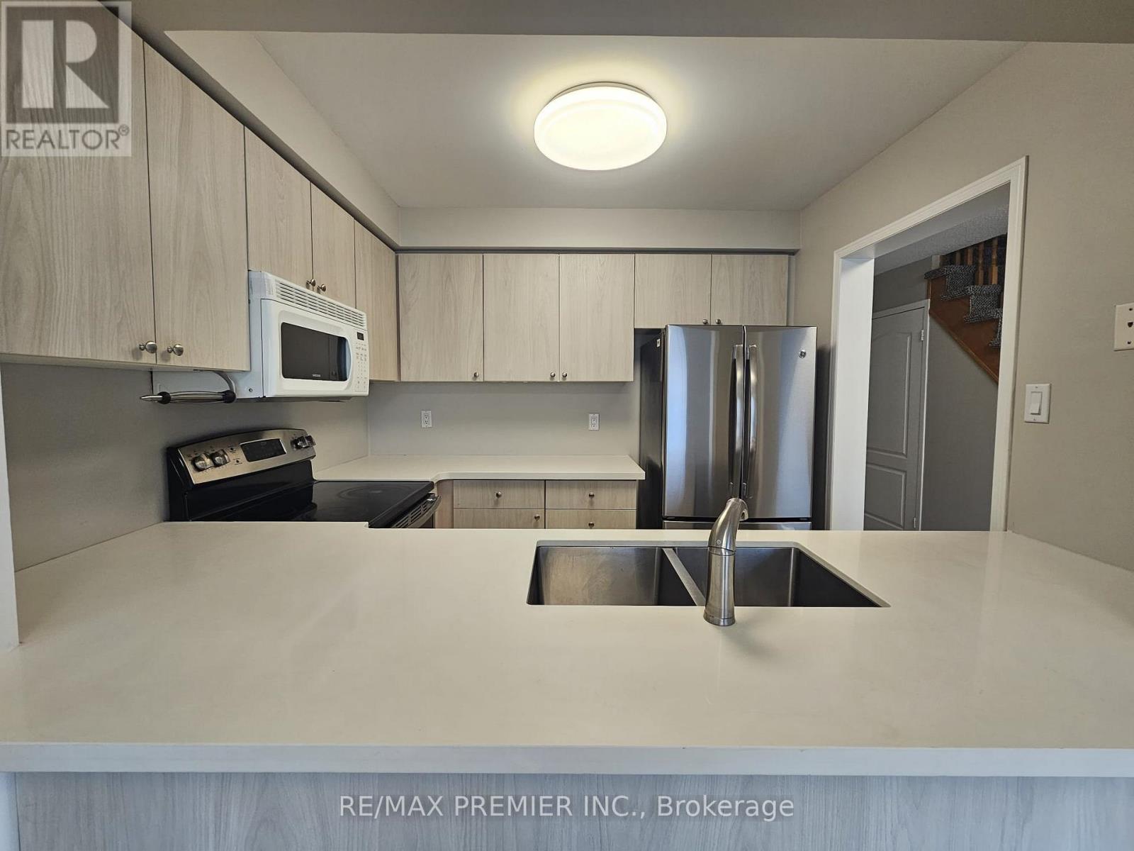 9 Lucena Crescent, Vaughan, Ontario  L6A 2W6 - Photo 5 - N13710216
