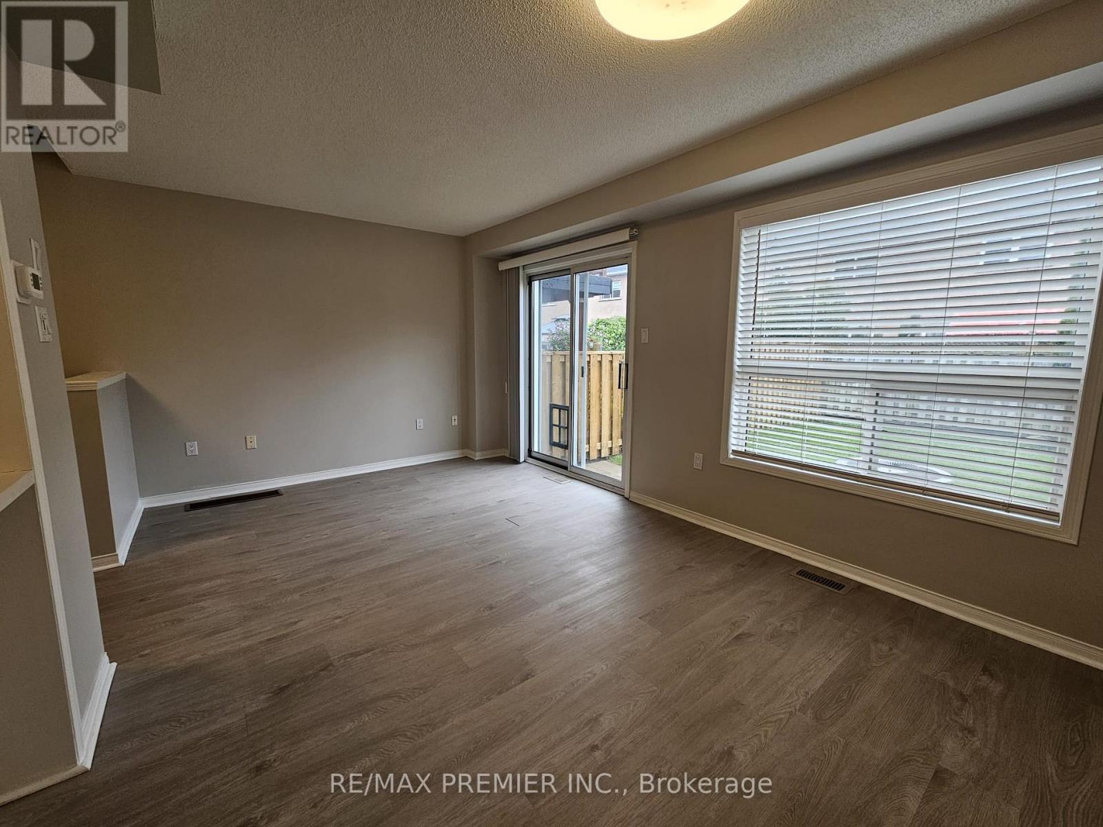 9 Lucena Crescent, Vaughan, Ontario  L6A 2W6 - Photo 8 - N13710216