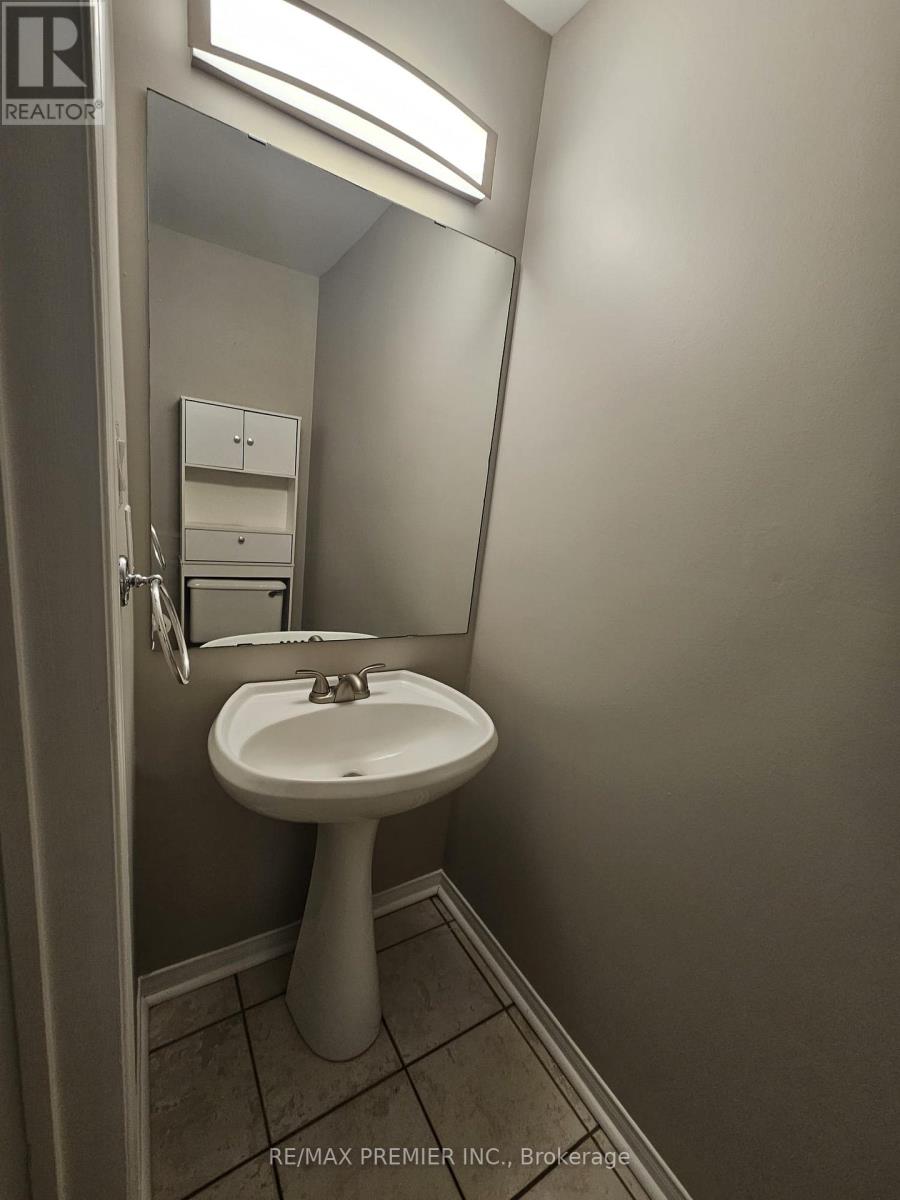 9 Lucena Crescent, Vaughan, Ontario  L6A 2W6 - Photo 9 - N13710216