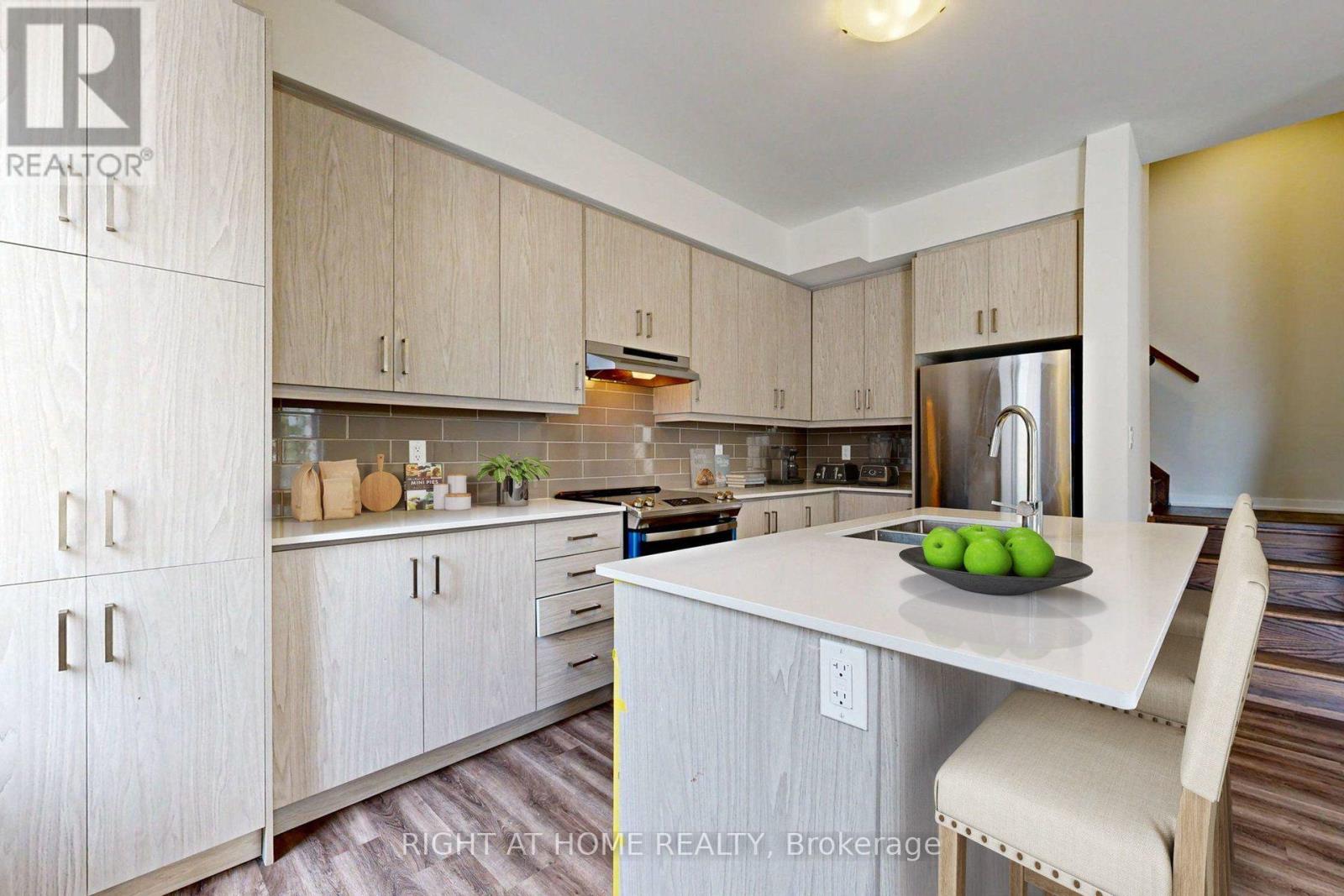 Th127 - 11 Almond Blossom Mews, Vaughan, Ontario  L4K 0N7 - Photo 3 - N13710250