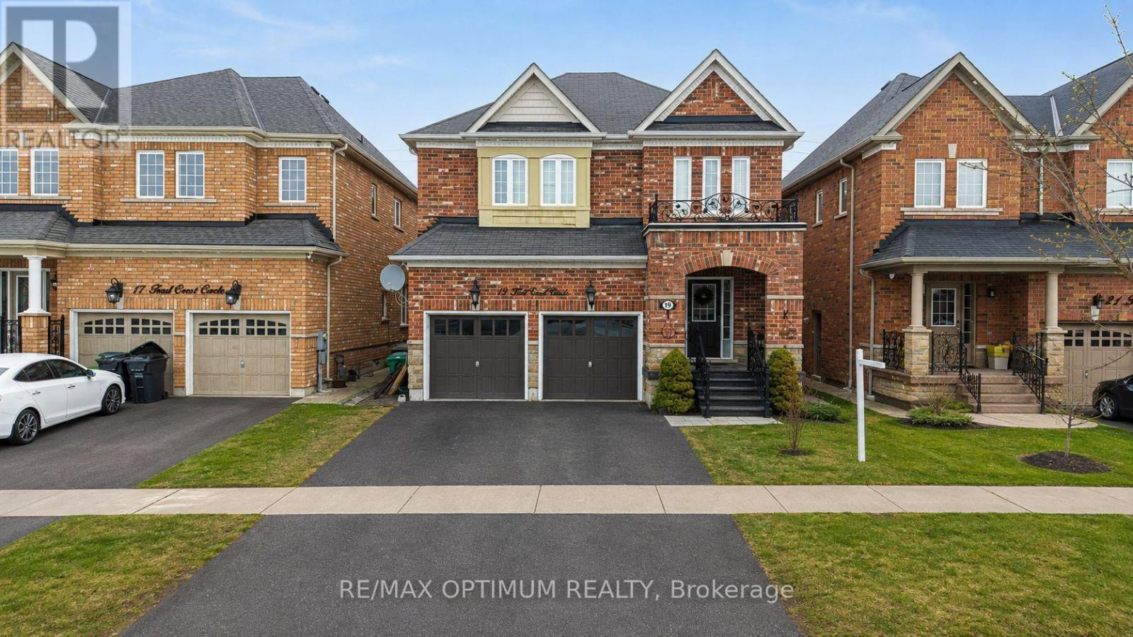 19 Teal Crest Circle, Brampton, Ontario  L6X 2Z6 - Photo 2 - W13109510