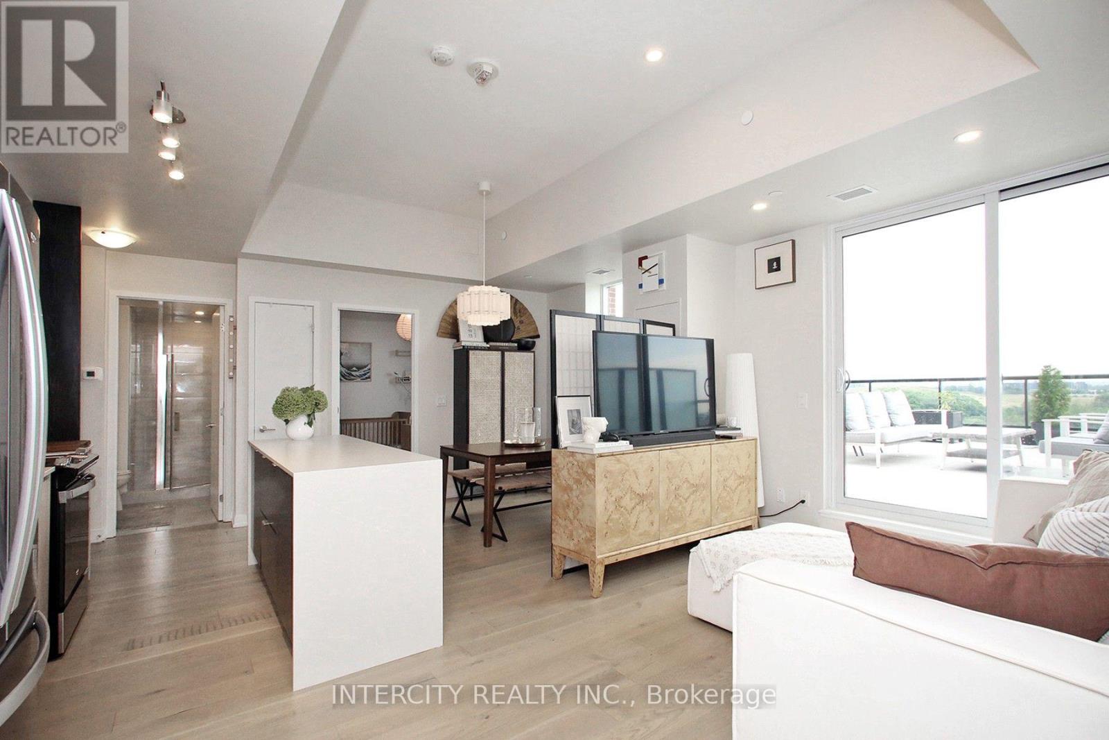 1201 - 3100 Keele Street, Toronto, Ontario M3M 0E1 - Photo 4 - W13710268