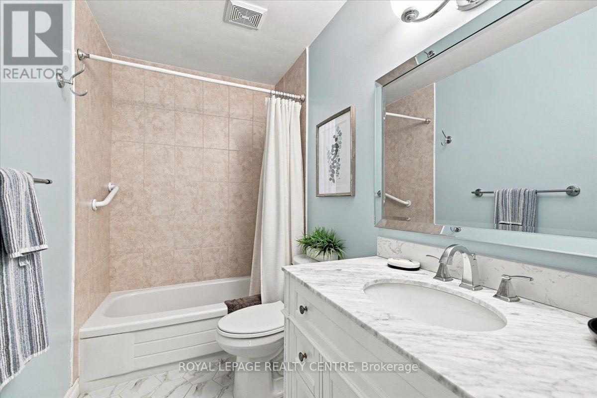 2564 Mainroyal Street, Mississauga, Ontario L5L 1C9 - Photo 27 - W13710274