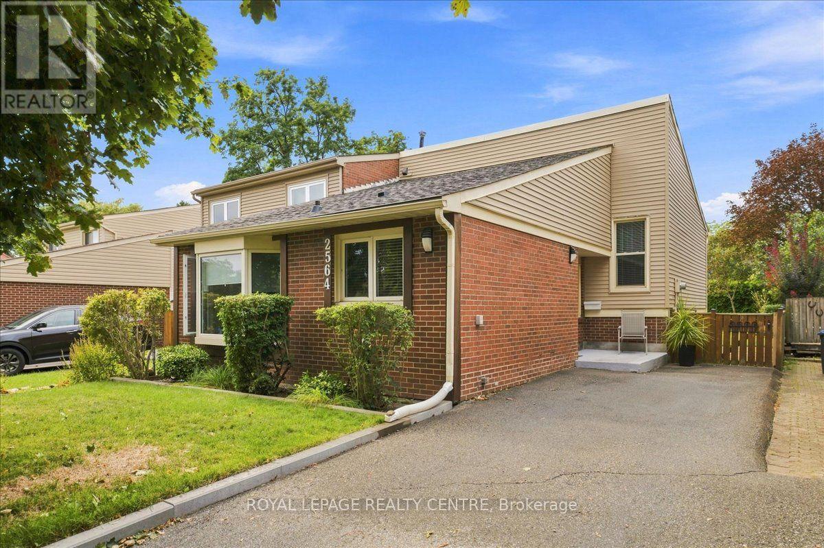 2564 Mainroyal Street, Mississauga, Ontario L5L 1C9 - Photo 3 - W13710274