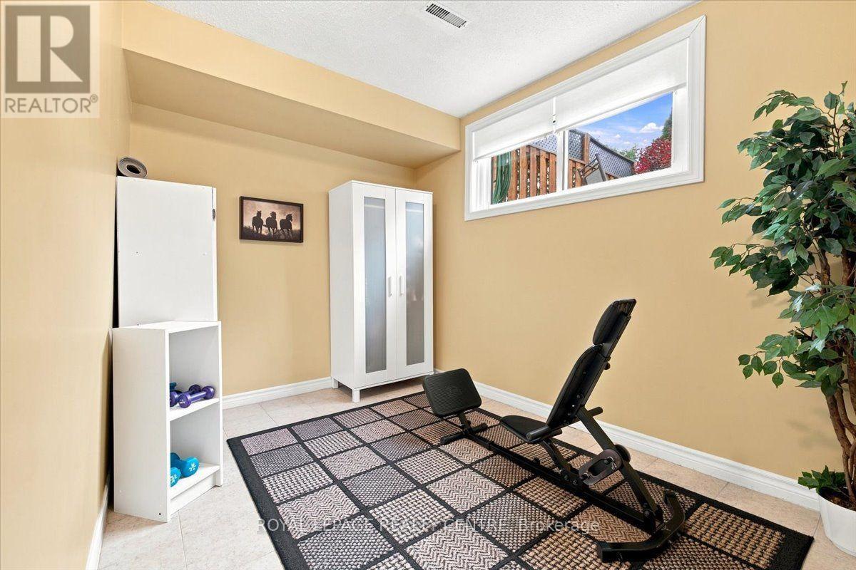 2564 Mainroyal Street, Mississauga, Ontario L5L 1C9 - Photo 34 - W13710274
