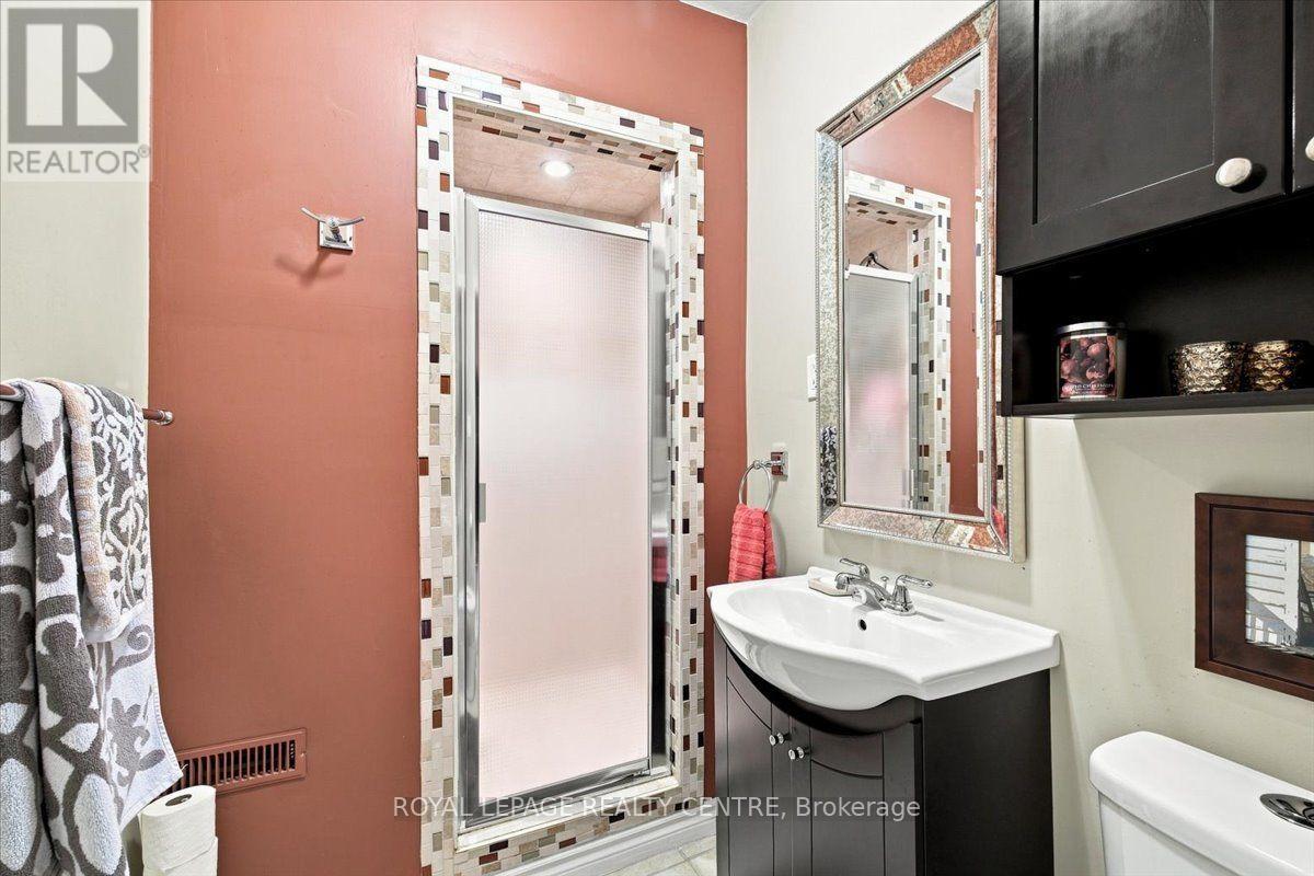 2564 Mainroyal Street, Mississauga, Ontario L5L 1C9 - Photo 36 - W13710274