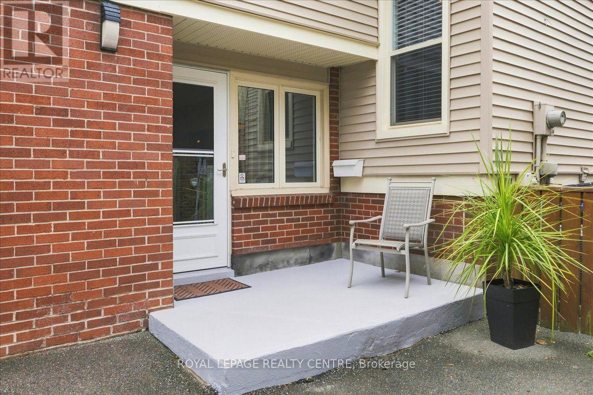2564 Mainroyal Street, Mississauga, Ontario L5L 1C9 - Photo 5 - W13710274