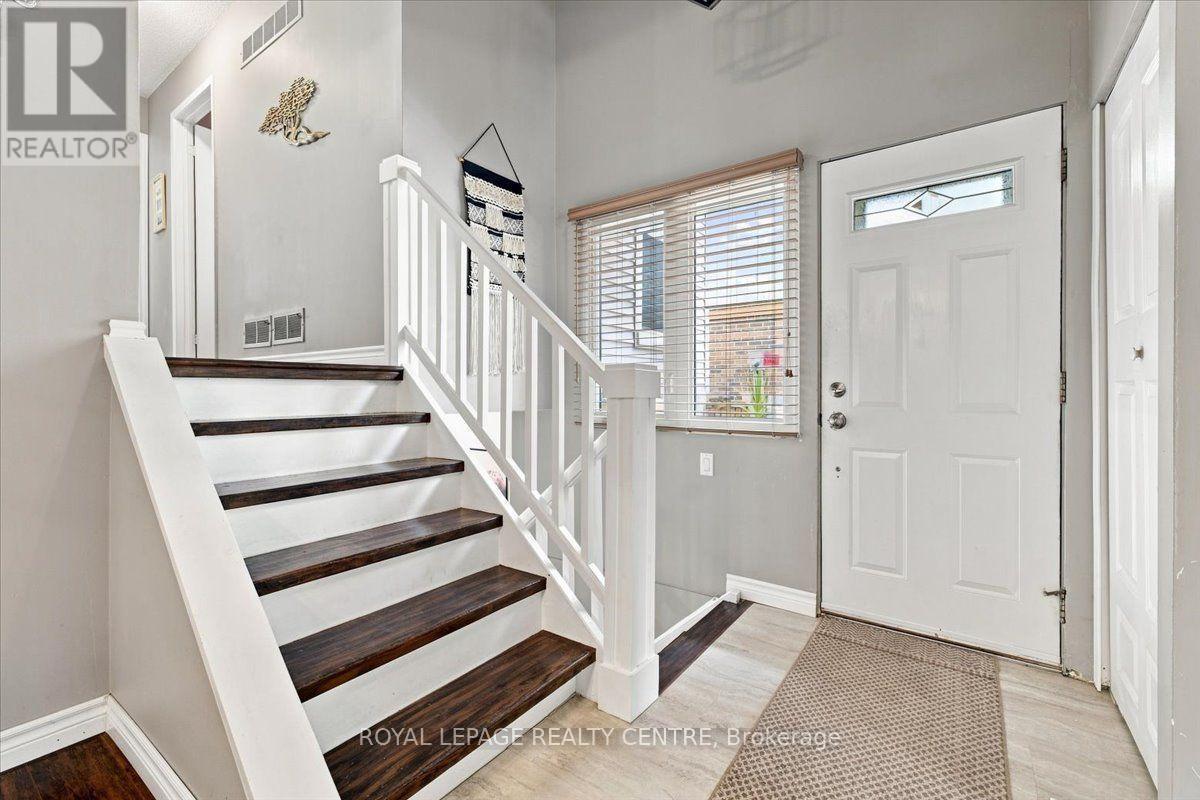 2564 Mainroyal Street, Mississauga, Ontario L5L 1C9 - Photo 6 - W13710274
