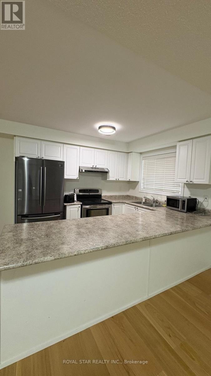 31 - 200 Veterans Drive S, Brampton, Ontario L7A 4S6 - Photo 3 - W13710278