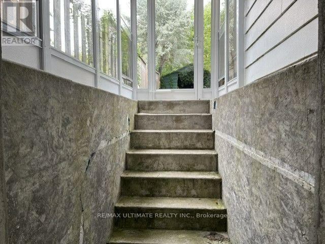 Lower - 10 Hibernia Avenue, Toronto, Ontario M6N 1E5 - Photo 19 - W13710318