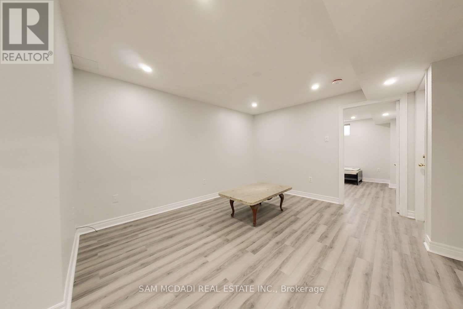 19 Sterritt Drive, Brampton, Ontario L6Y 5E4 - Photo 5 - W13710322
