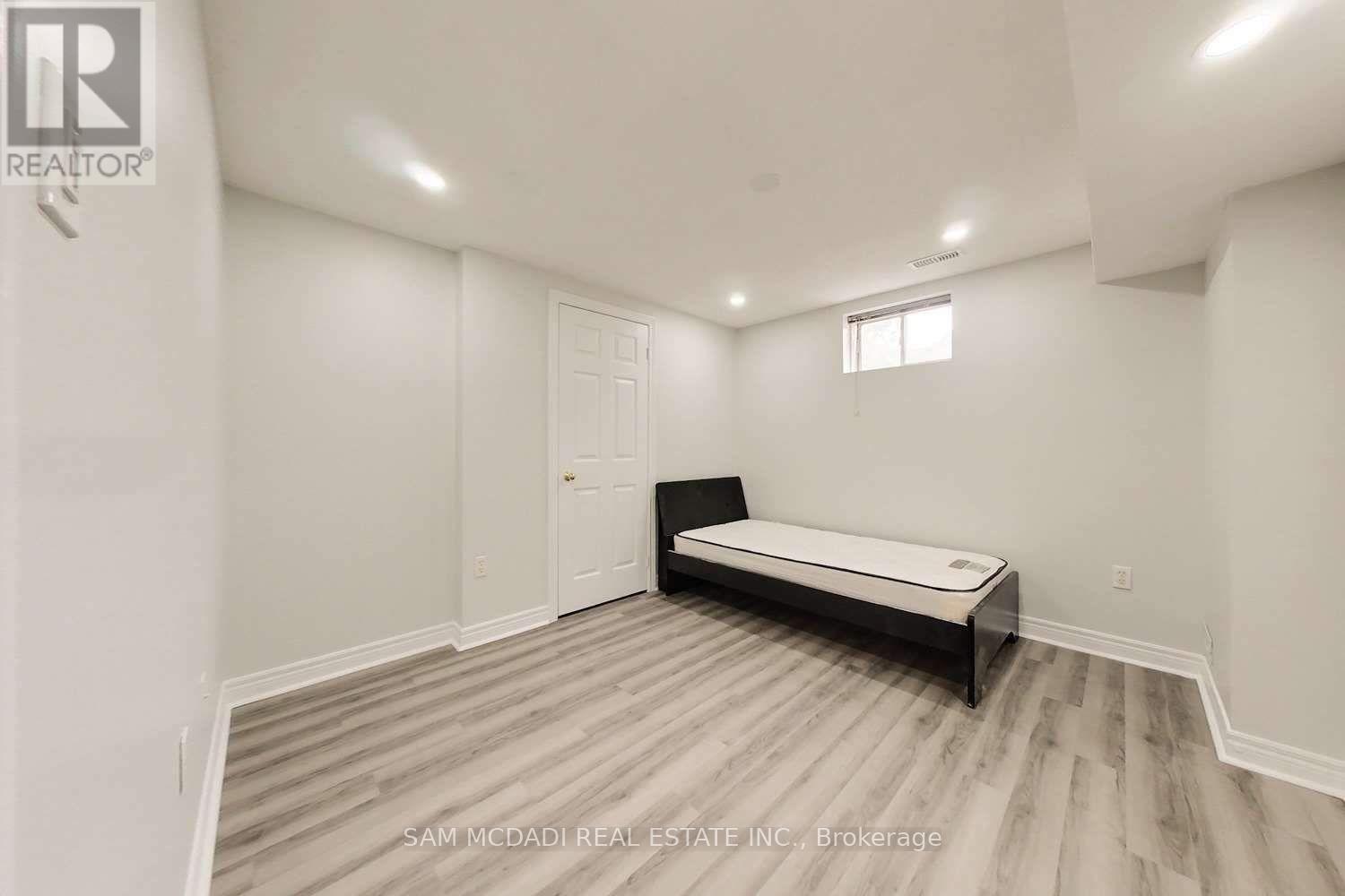 19 Sterritt Drive, Brampton, Ontario L6Y 5E4 - Photo 8 - W13710322
