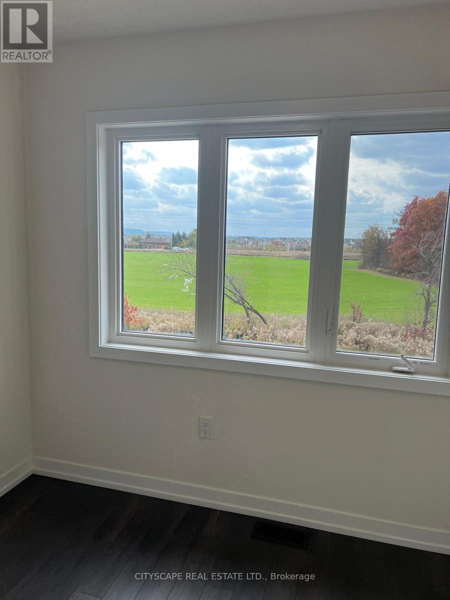 1470 Rose Way, Milton, Ontario  L9E 1V7 - Photo 17 - W13710336