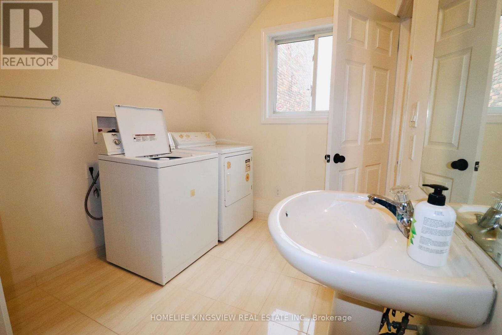A - 647 Talbot Street, St. Thomas, Ontario N5P 1C9 - Photo 9 - X13710232