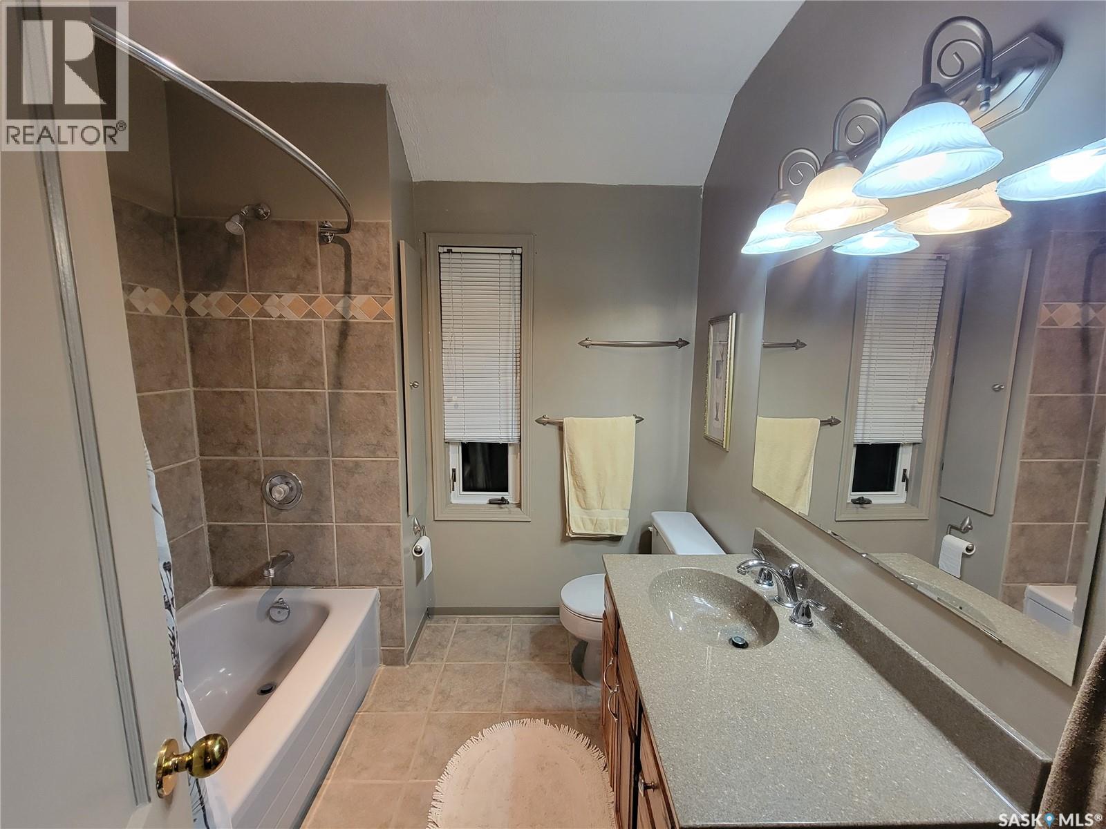 560 4th Avenue E, Unity, Saskatchewan  S0K 4L0 - Photo 22 - SK046565