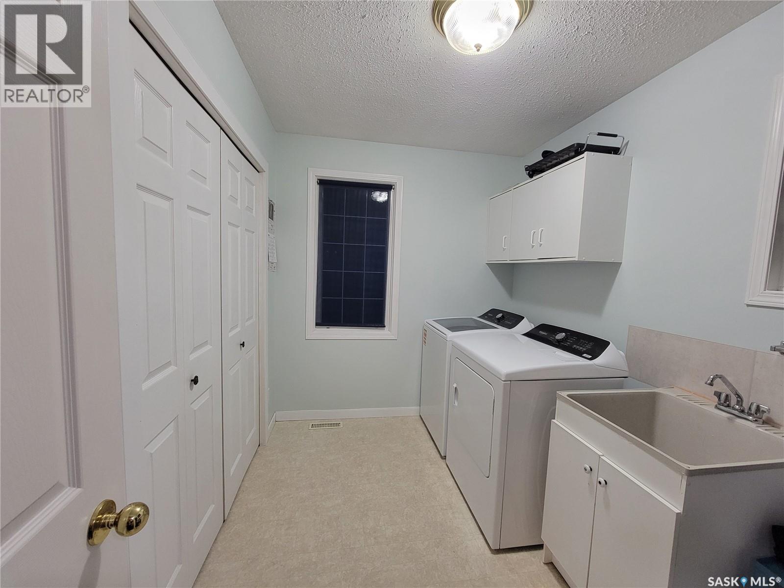 560 4th Avenue E, Unity, Saskatchewan  S0K 4L0 - Photo 28 - SK046565