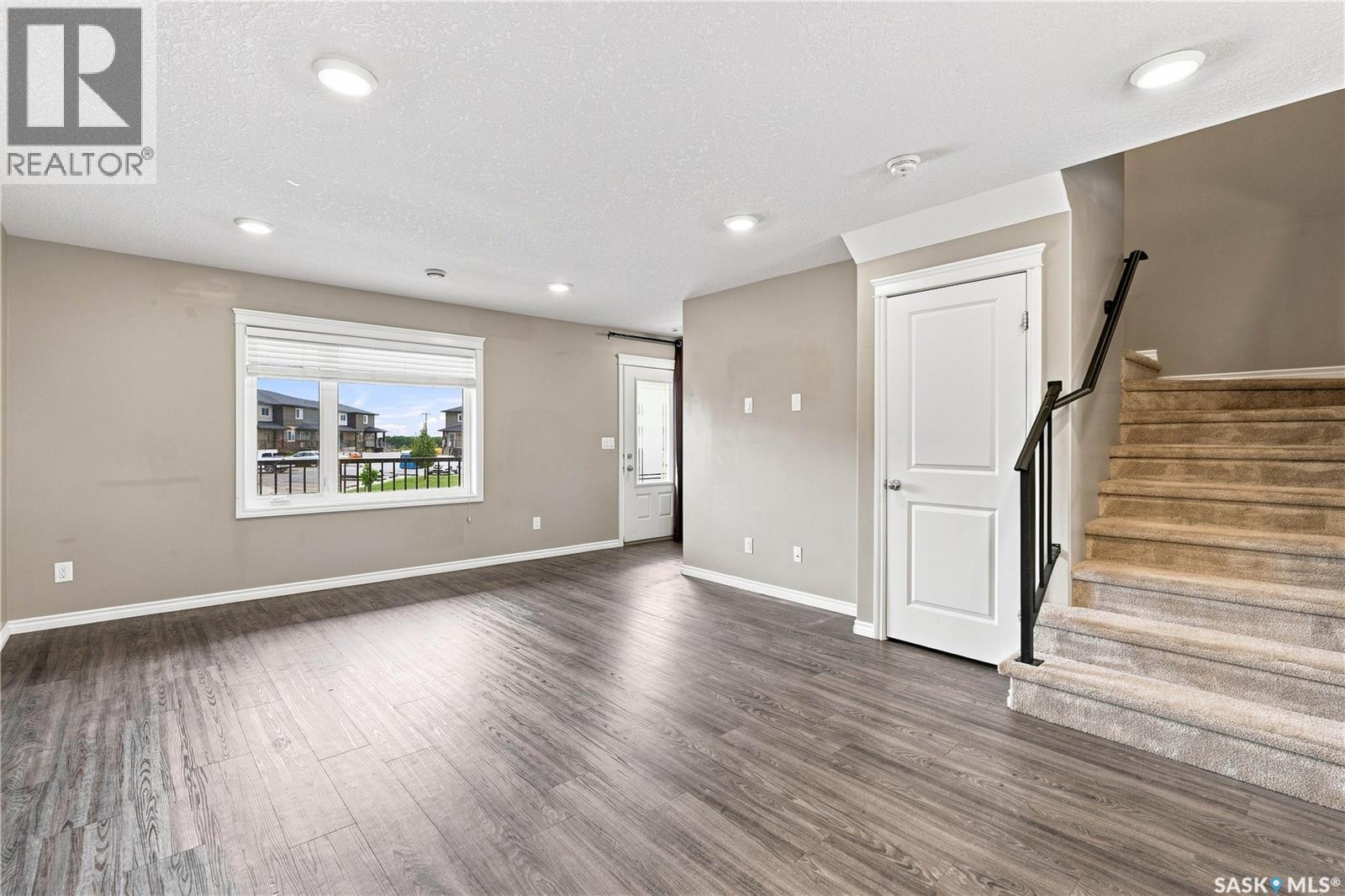617 110 Akhtar Bend, Saskatoon, Saskatchewan  S7W 0Y9 - Photo 5 - SK046563