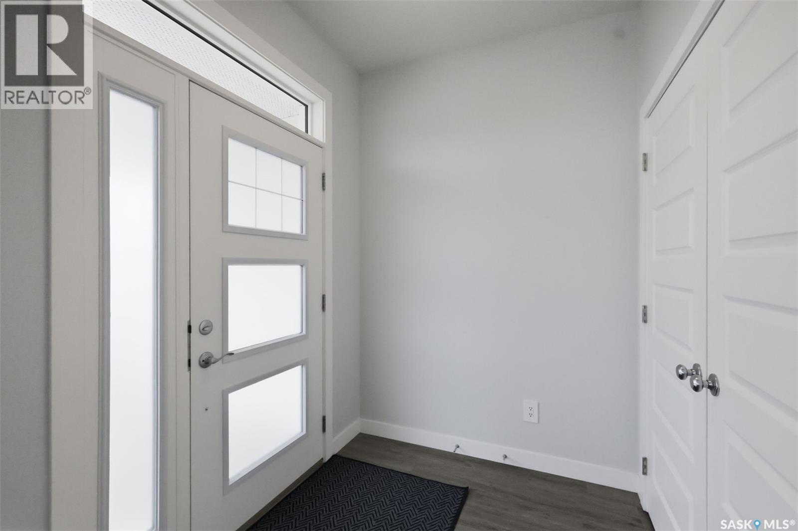122 Taskamanwa Street, Saskatoon, Saskatchewan  S7V 1P6 - Photo 3 - SK046562