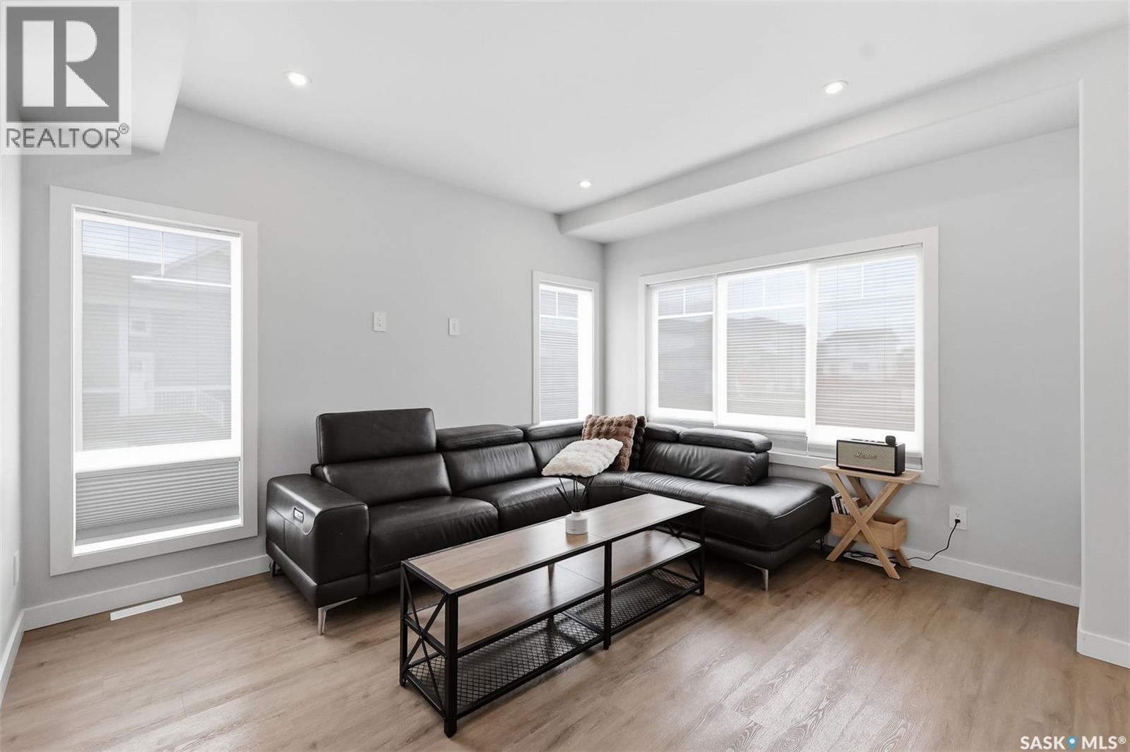 122 Taskamanwa Street, Saskatoon, Saskatchewan  S7V 1P6 - Photo 4 - SK046562