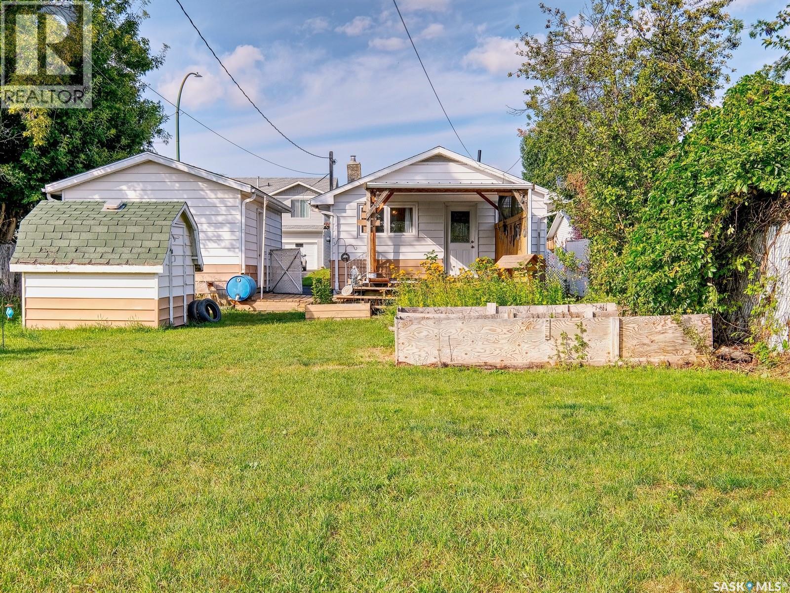 316 2nd Avenue W, Biggar, Saskatchewan  S0K 0M0 - Photo 33 - SK046399