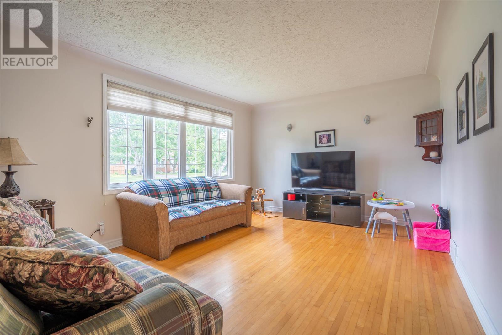 16 Retta St, Sault Ste. Marie, Ontario  P6A 4B8 - Photo 4 - SM262304