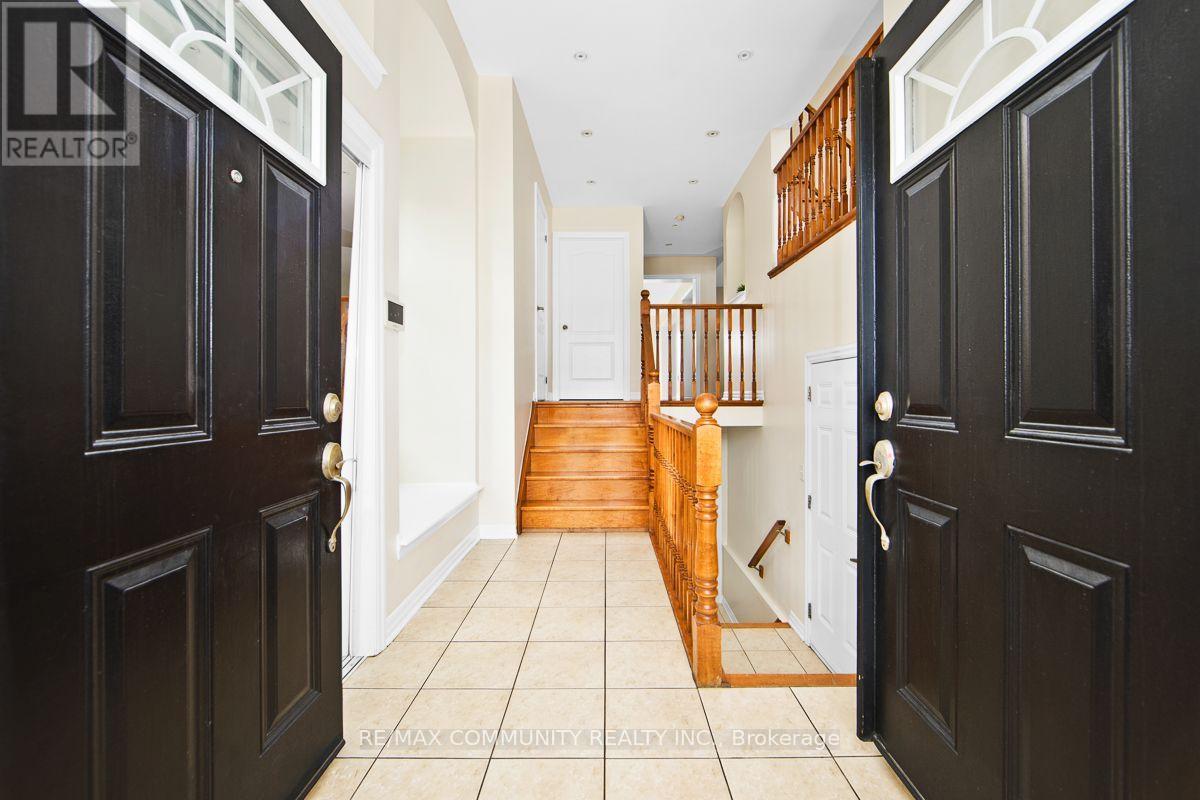 58 Clamerten Road, Whitchurch-Stouffville, Ontario  L4A 0E8 - Photo 3 - N13621466