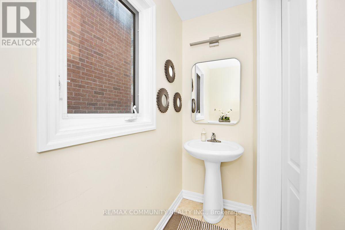 58 Clamerten Road, Whitchurch-Stouffville, Ontario  L4A 0E8 - Photo 16 - N13621466