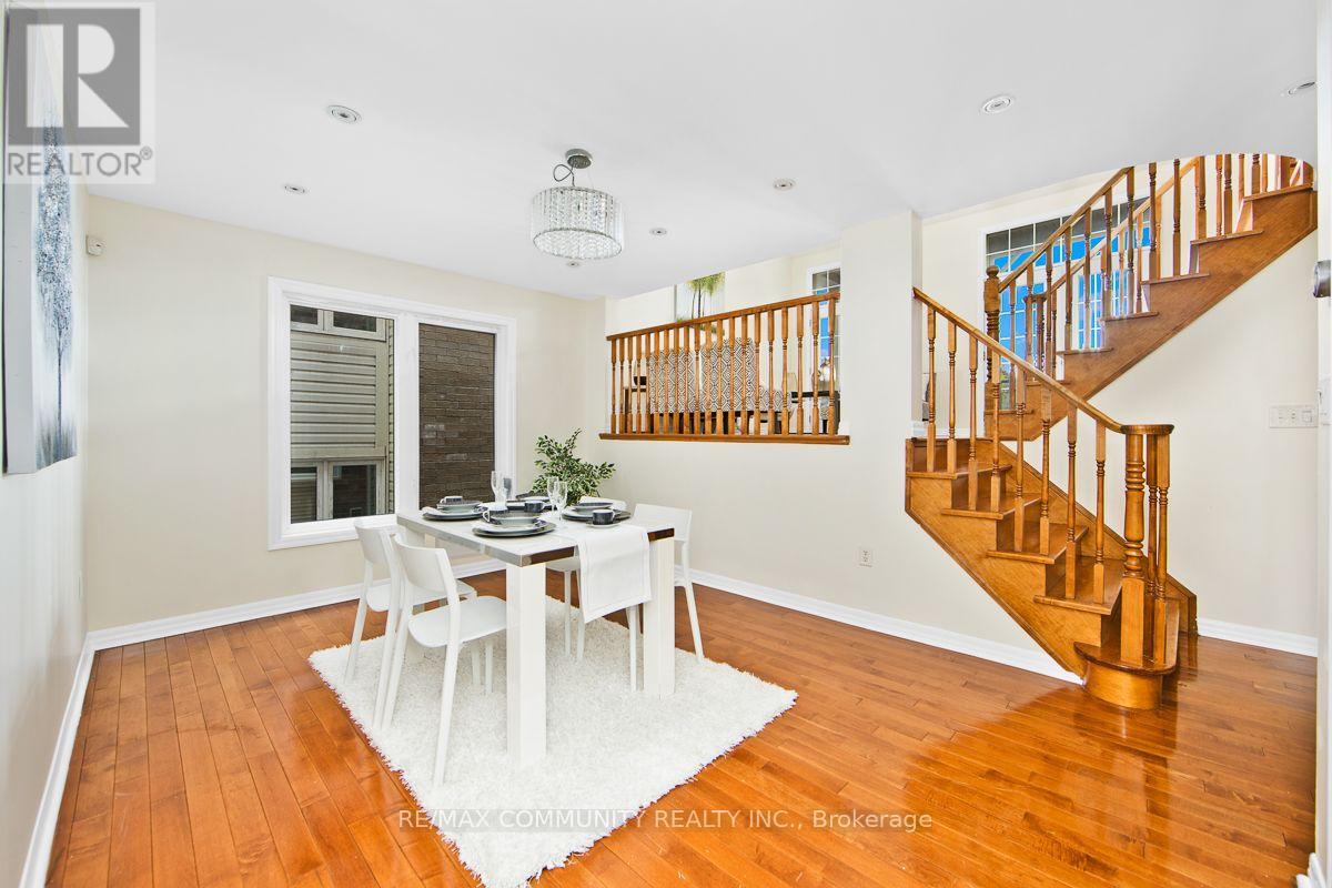 58 Clamerten Road, Whitchurch-Stouffville, Ontario  L4A 0E8 - Photo 4 - N13621466