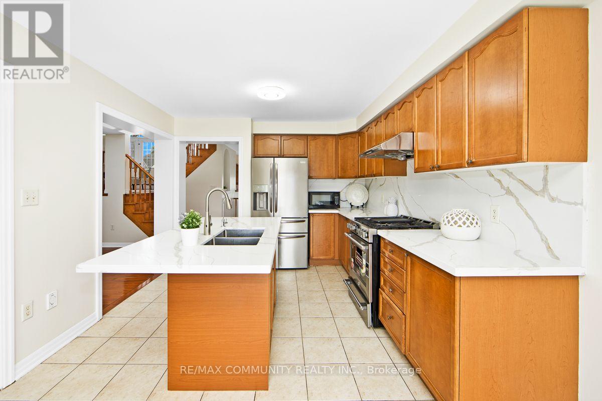 58 Clamerten Road, Whitchurch-Stouffville, Ontario  L4A 0E8 - Photo 7 - N13621466