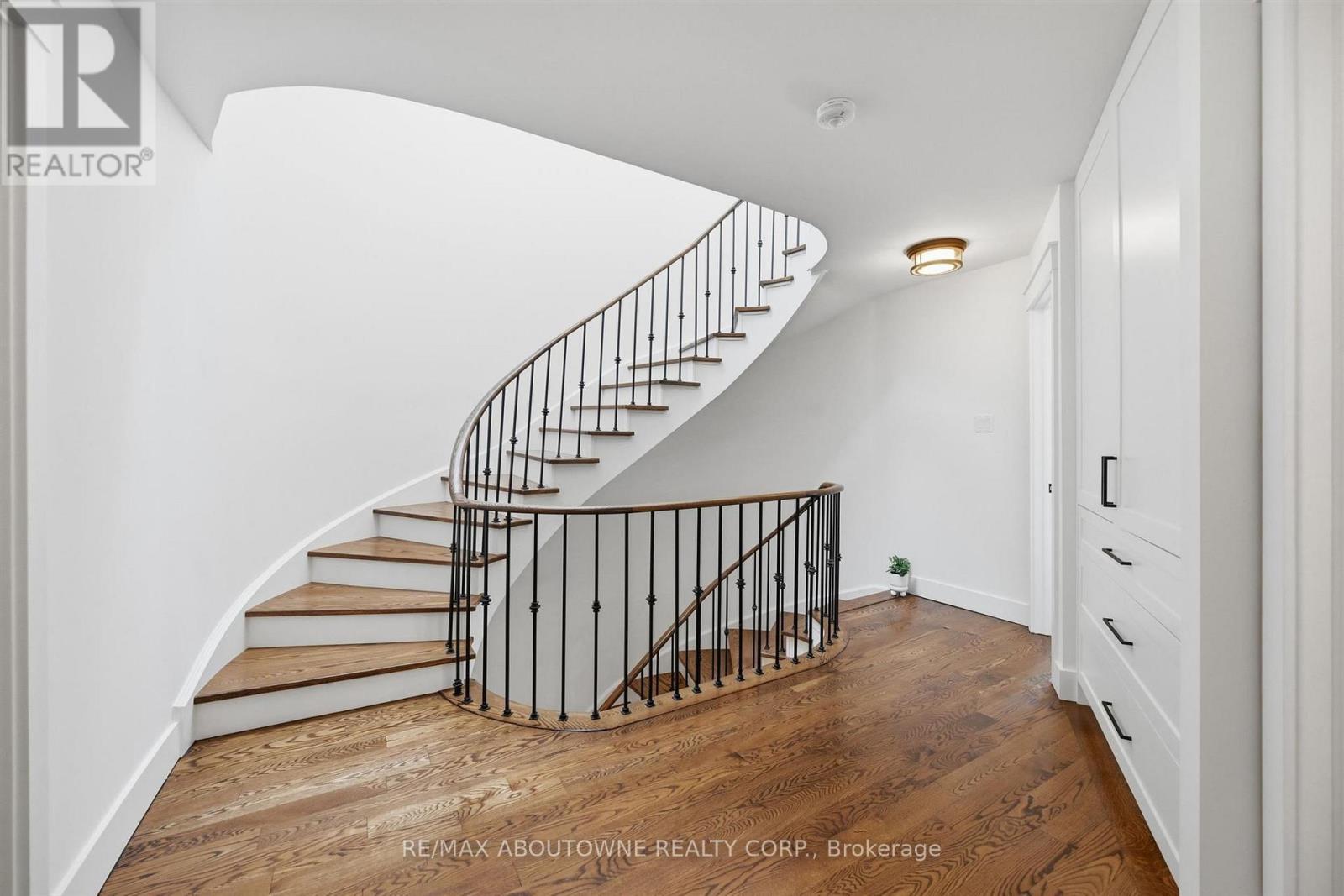 25 Southwind Terrace, Oakville, Ontario  L6L 6K6 - Photo 24 - W13621394