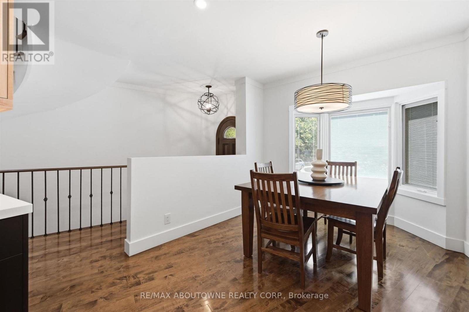 25 Southwind Terrace, Oakville, Ontario  L6L 6K6 - Photo 6 - W13621394