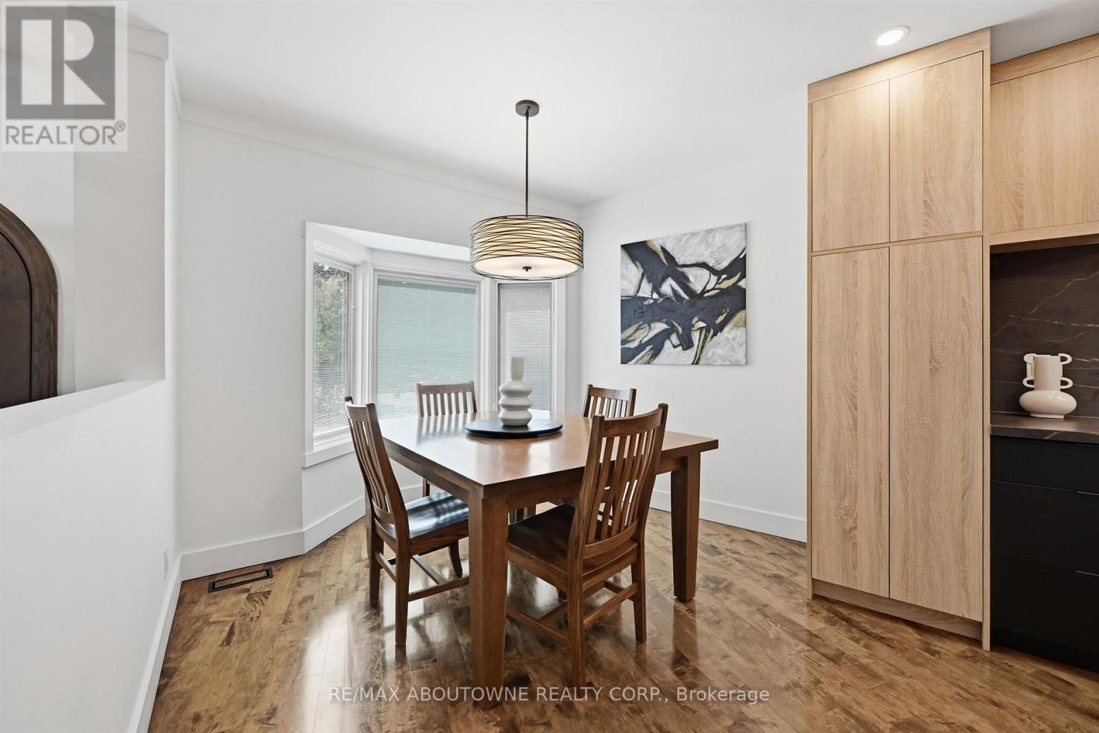 25 Southwind Terrace, Oakville, Ontario  L6L 6K6 - Photo 5 - W13621394