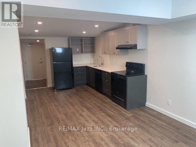 Upper - 16 Simcoe Street S, Oshawa, Ontario  L1H 4G2 - Photo 1 - E13710436