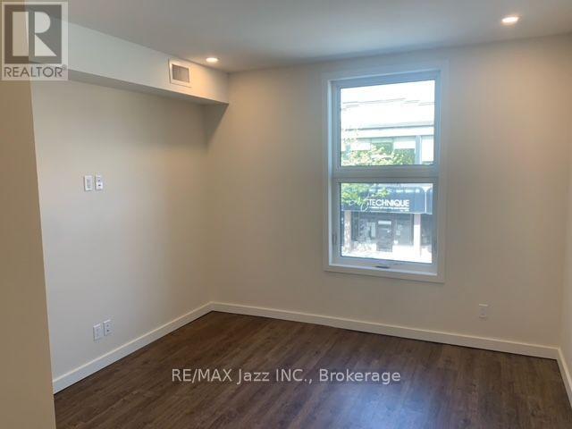 Upper - 16 Simcoe Street S, Oshawa, Ontario  L1H 4G2 - Photo 3 - E13710436