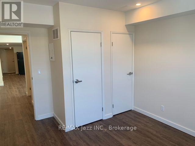 Upper - 16 Simcoe Street S, Oshawa, Ontario  L1H 4G2 - Photo 4 - E13710436