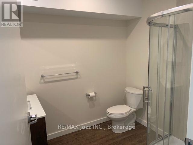 Upper - 16 Simcoe Street S, Oshawa, Ontario  L1H 4G2 - Photo 5 - E13710436