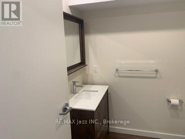 Upper - 16 Simcoe Street S, Oshawa, Ontario  L1H 4G2 - Photo 6 - E13710436