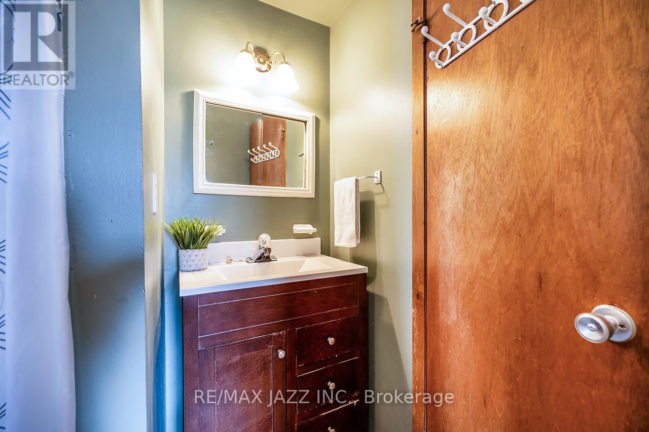 1347 Mary Street N, Oshawa, Ontario  L1G 6T2 - Photo 28 - E13710460