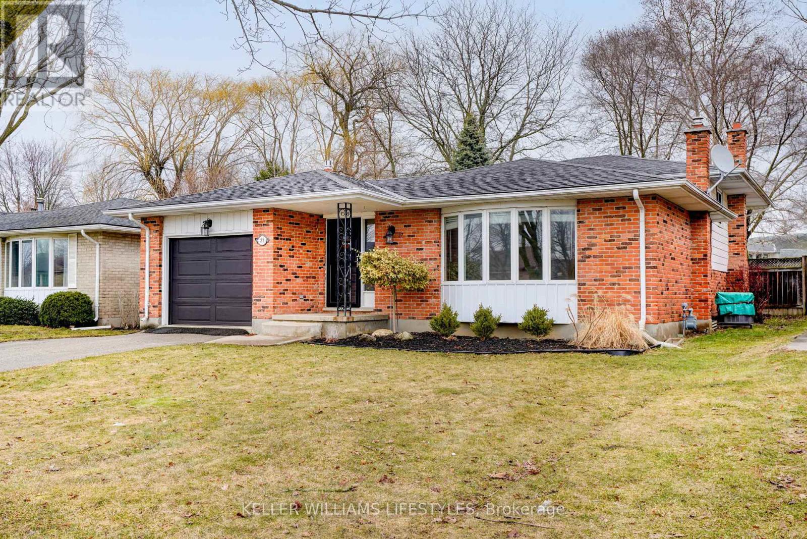 27 Woodborough Street, London North, Ontario  N6H 4R3 - Photo 3 - X13710452