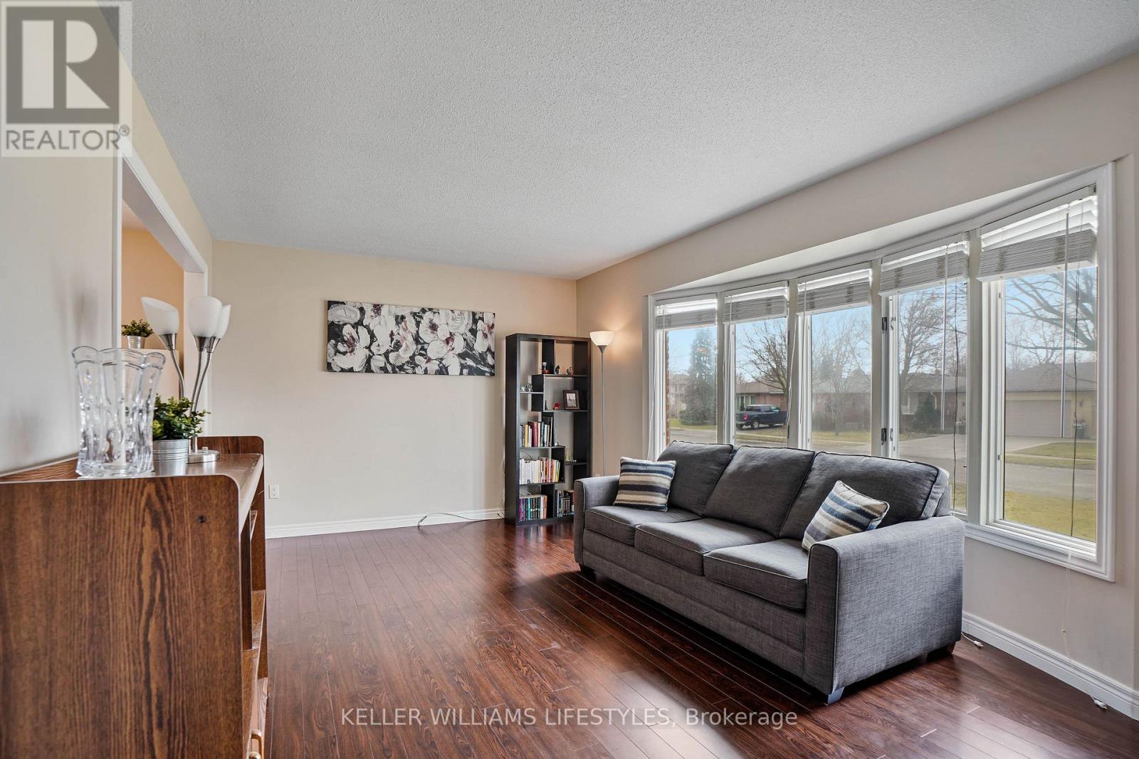 27 Woodborough Street, London North, Ontario  N6H 4R3 - Photo 8 - X13710452