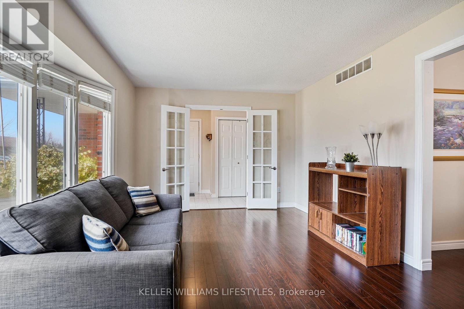 27 Woodborough Street, London North, Ontario  N6H 4R3 - Photo 9 - X13710452