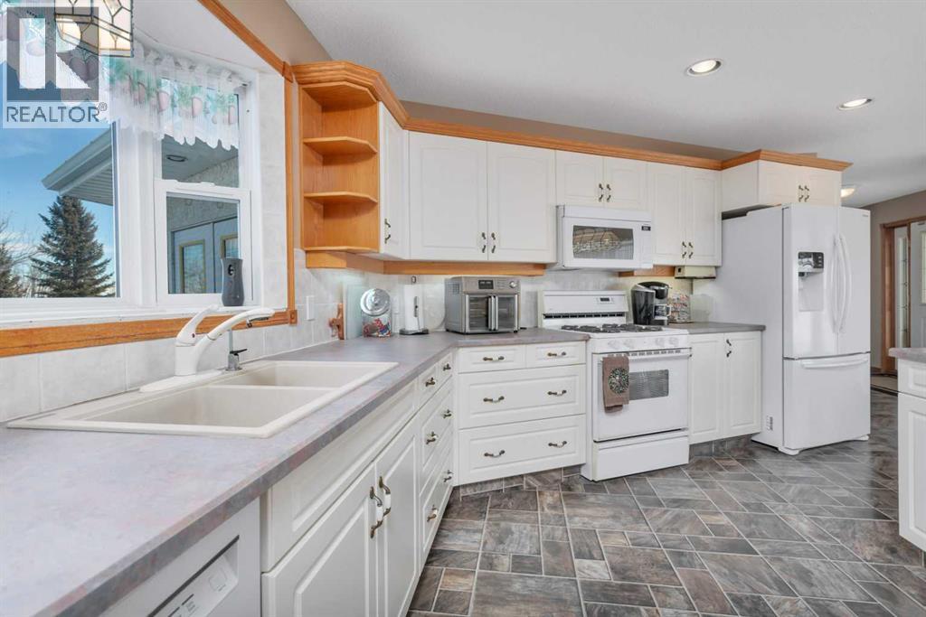 27556 Township Road 372, Rural Red Deer County, Alberta  T4G 0M5 - Photo 8 - A2285163